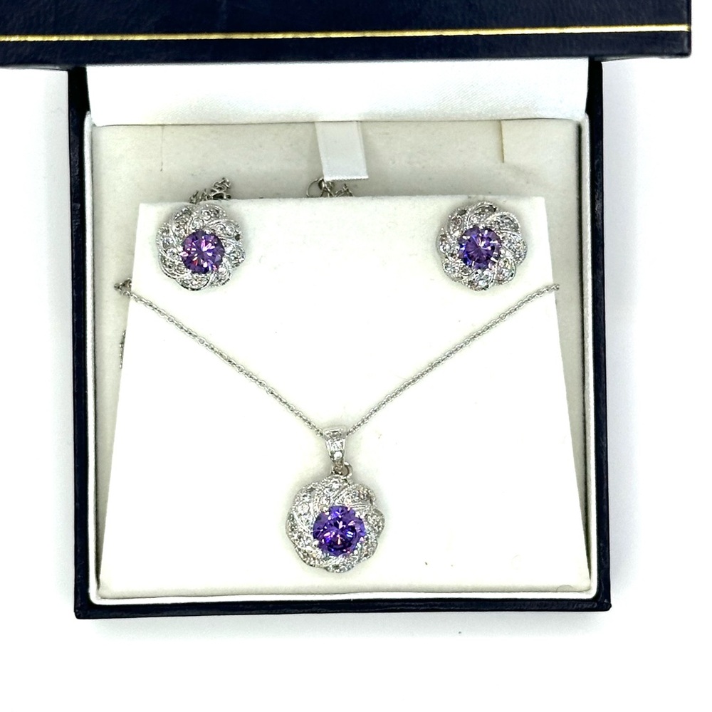 Necklace and earring set